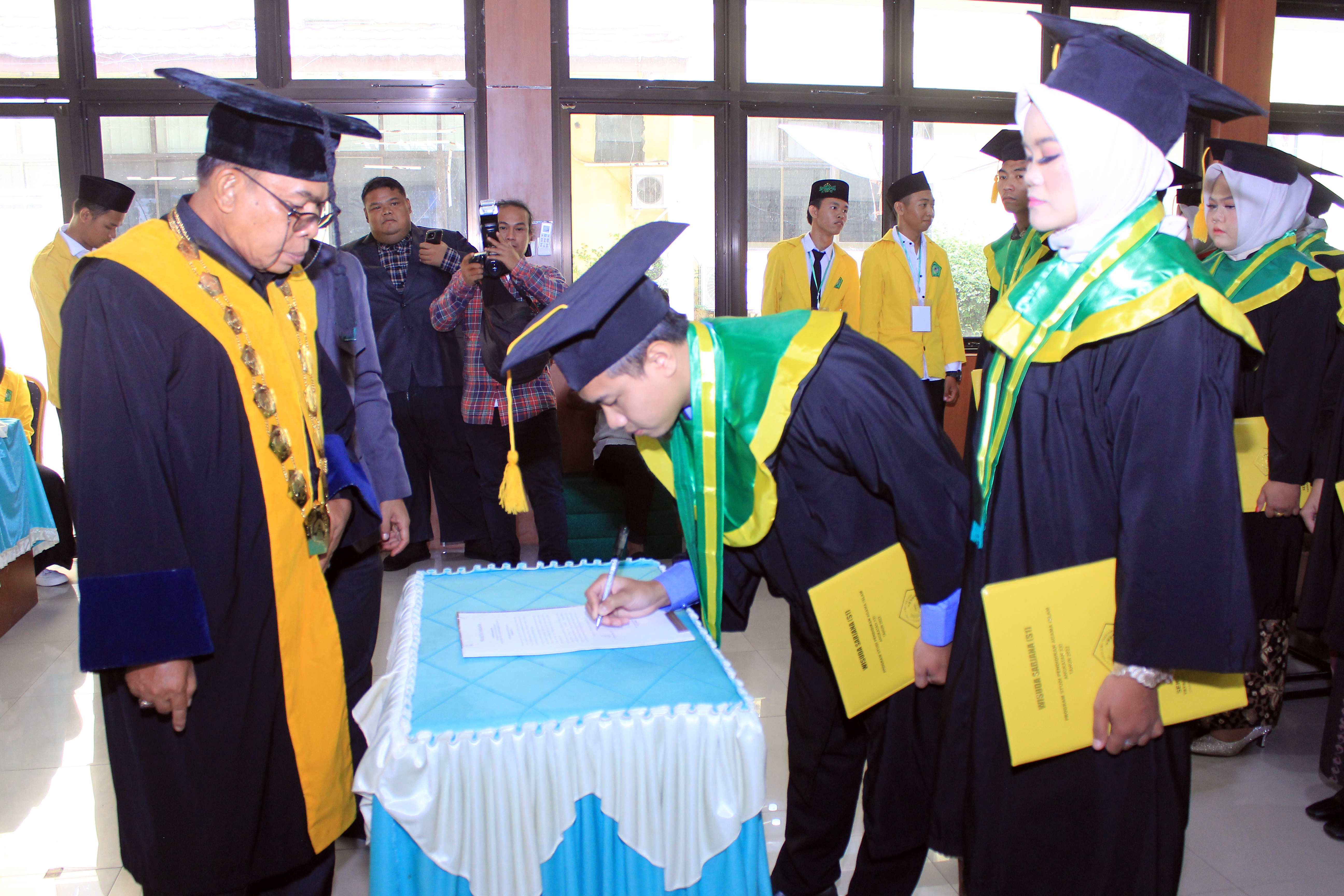 STIT-YPI Lahat Lepas 35 Wisudawan dan Wisudawati